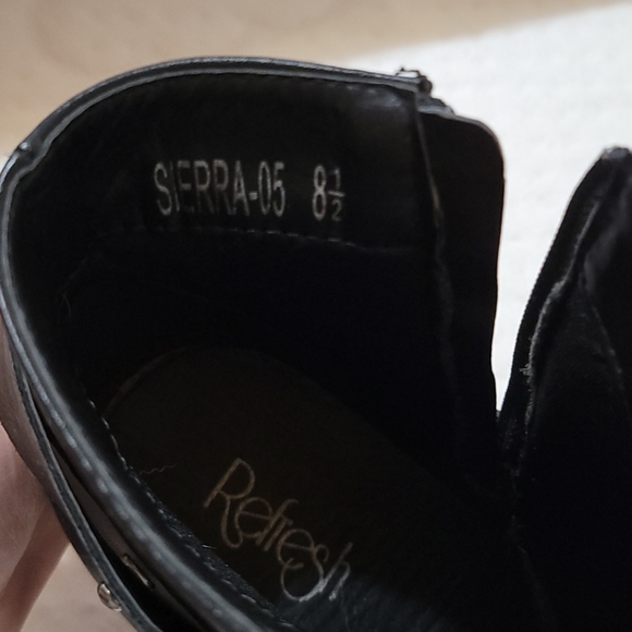 Refresh booties - Picture 3 of 3